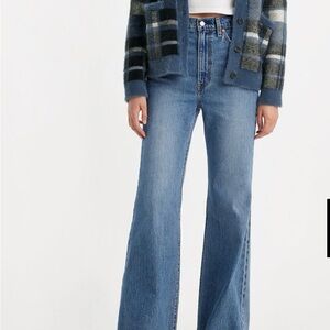 Levi’s Ribcage Bell Jeans
